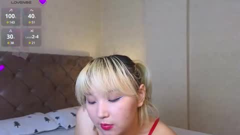 Milla or just Mi online show from 02/25/25, 01:50