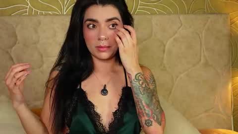 MillaBliss online show from 11/22/25, 09:25