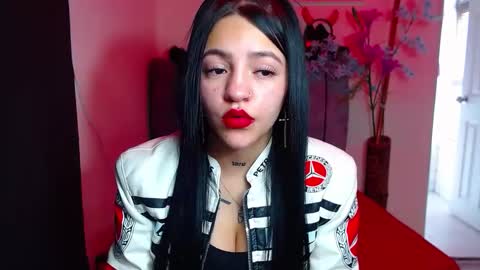 Snapshot of millacounisslosexanal chatting on 09/13/25, 01:55 Violeta online show from 09/13/25, 01:55
