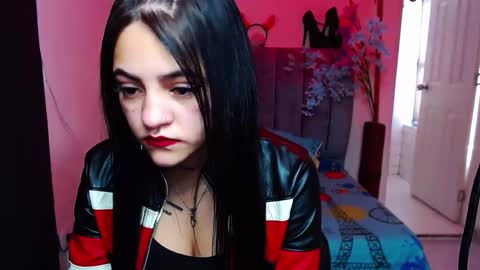 Snapshot of millacounisslosexanal chatting on 10/11/25, 02:04 Violeta online show from 10/11/25, 02:04