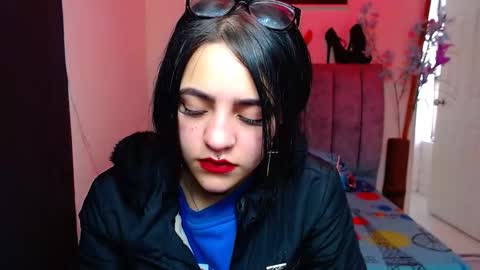 Snapshot of millacounisslosexanal chatting on 10/17/25, 01:57 Violeta online show from 10/17/25, 01:57