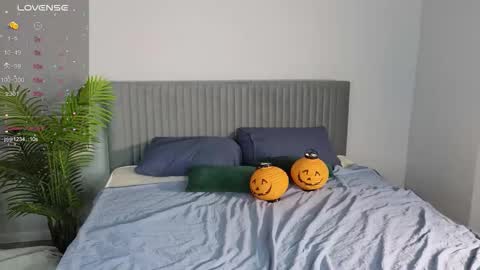 Hello  Im Mila online show from 11/14/25, 01:26