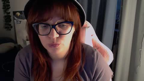 Milla online show from 10/12/25, 02:49