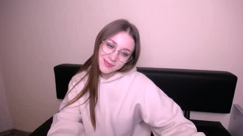 Milla online show from 11/27/25, 10:28