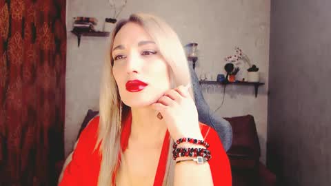 Snapshot of millaxqueen chatting on 02/21/25, 11:44 MillaXQueen online show from 02/21/25, 11:44