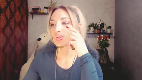 Snapshot of millaxqueen chatting on 03/10/25, 02:48 MillaXQueen online show from 03/10/25, 02:48