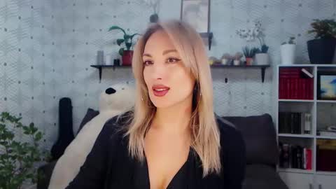 MillaXQueen online show from 02/12/26, 04:02