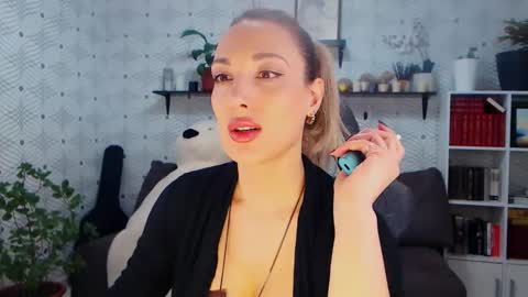 MillaXQueen online show from 02/22/26, 07:29