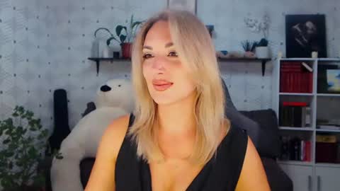 MillaXQueen online show from 07/07/26, 04:11