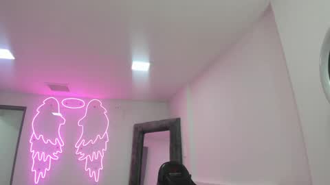 miller_silvana online show from 04/22/26, 11:23