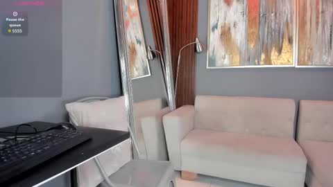 Snapshot of millie_jhones chatting on 11/26/25, 12:17 millie_jhones online show from 11/26/25, 12:17