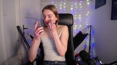 millie_lacroix online show from 01/28/25, 09:19