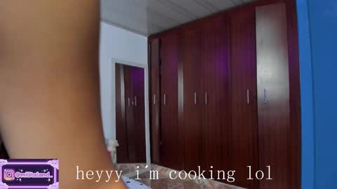        online show from 10/03/25, 01:13