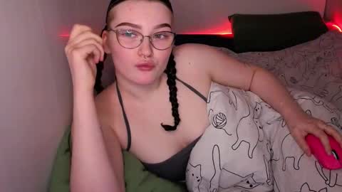 Millie online show from 11/25/25, 10:48