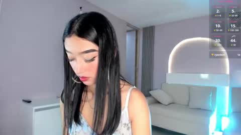 Snapshot of millieskinny_ chatting on 10/24/25, 11:34 Ana Maria online show from 10/24/25, 11:34