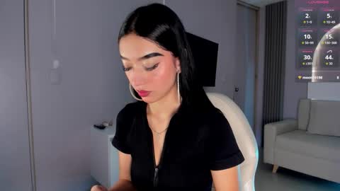 Snapshot of millieskinny_ chatting on 10/26/25, 12:16 Ana Maria online show from 10/26/25, 12:16