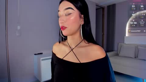 Snapshot of millieskinny_ chatting on 11/06/25, 12:11 Ana Maria online show from 11/06/25, 12:11