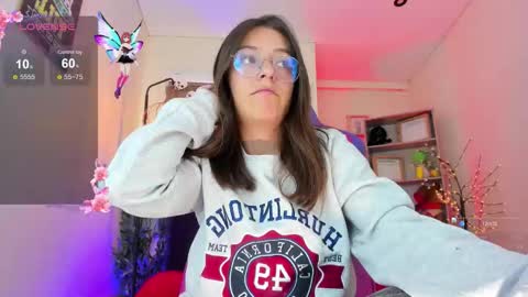 Snapshot of milly_kenner chatting on 11/06/25, 05:03 MILLY online show from 11/06/25, 05:03