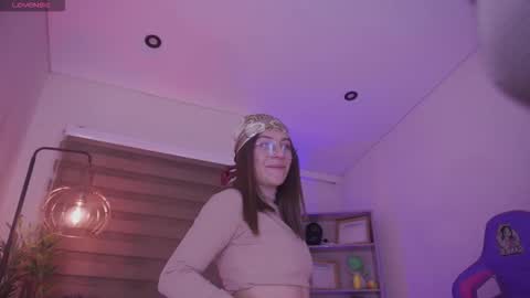 Snapshot of milly_kenner chatting on 11/21/25, 05:22 MILLY online show from 11/21/25, 05:22