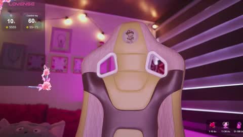 Snapshot of milly_kenner chatting on 12/15/25, 06:56 MILLY online show from 12/15/25, 06:56