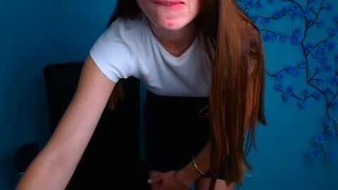 Snapshot of milly_liss chatting on 06/25/26, 06:07 Milly online show from 06/25/26, 06:07