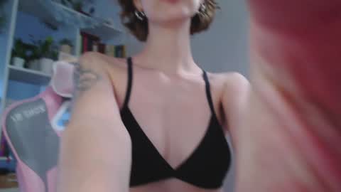 Milly online show from 01/06/25, 08:24