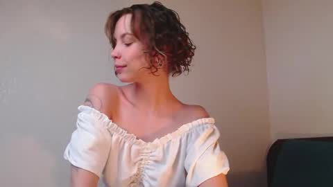 Milly online show from 10/04/25, 07:50