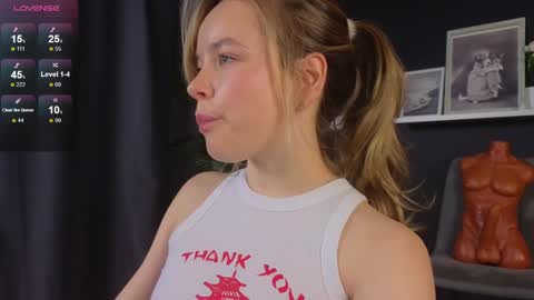 Snapshot of milly_shy chatting on 12/09/24, 08:00 Milly online show from 12/09/24, 08:00