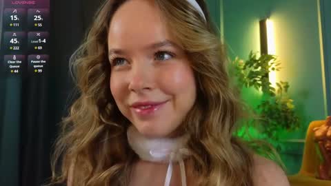 Snapshot of milly_shy chatting on 12/27/24, 07:40 Milly online show from 12/27/24, 07:40