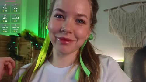 Snapshot of milly_shy chatting on 12/30/24, 07:15 Milly online show from 12/30/24, 07:15