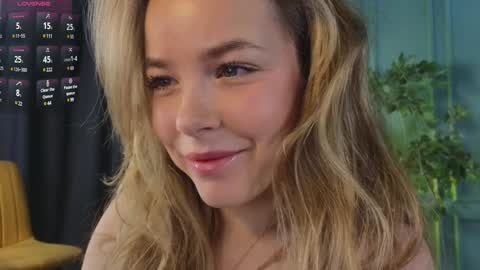 Snapshot of milly_shy chatting on 01/02/25, 06:07 Milly online show from 01/02/25, 06:07