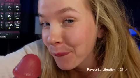 Snapshot of milly_shy chatting on 03/04/25, 10:02 Milly online show from 03/04/25, 10:02