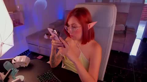 Snapshot of milly_yako chatting on 06/10/26, 10:41 Monkey D Maddie online show from 06/10/26, 10:41