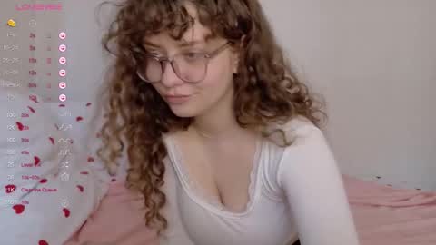 Snapshot of milounee chatting on 02/21/26, 10:38 milounee online show from 02/21/26, 10:38