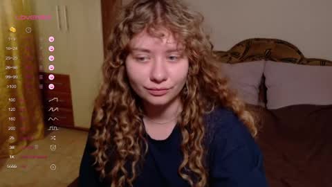 Snapshot of milounee chatting on 05/14/26, 07:48 milounee online show from 05/14/26, 07:48
