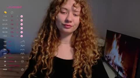 Snapshot of milounee chatting on 05/17/26, 08:23 milounee online show from 05/17/26, 08:23