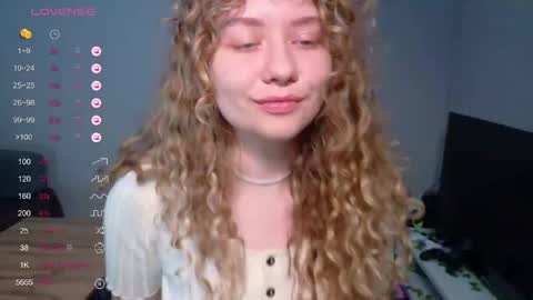 Snapshot of milounee chatting on 06/06/26, 08:30 milounee online show from 06/06/26, 08:30