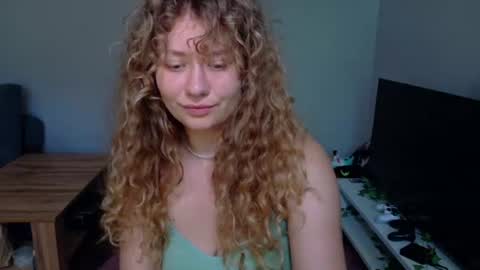 milounee online show from 07/08/26, 08:19