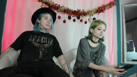 milten_trish online show from 12/22/24, 12:28