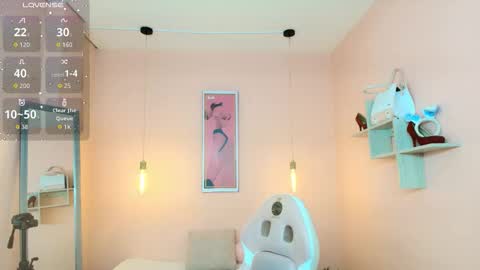 milu_carbajal_x online show from 12/13/25, 08:14