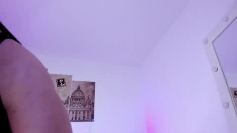 Snapshot of milu_cooper chatting on 10/04/25, 04:21 milu modelo independiente .onlyfans kmila model online show from 10/04/25, 04:21