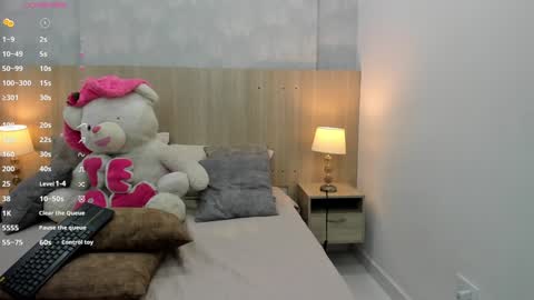 Snapshot of milu_gomez chatting on 12/12/24, 09:58 Milu Gomez online show from 12/12/24, 09:58