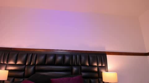 Snapshot of milu_w4llace chatting on 02/27/25, 01:59 Milu Wallace online show from 02/27/25, 01:59