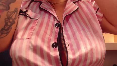 Milu Wallace  online show from 11/13/25, 02:10