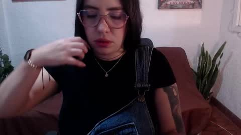 Milu Wallace  online show from 03/06/26, 11:56