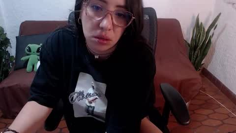 Milu Wallace  online show from 03/08/26, 02:04