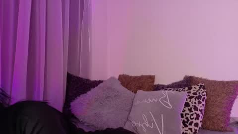 miluv19 online show from 04/22/26, 09:38