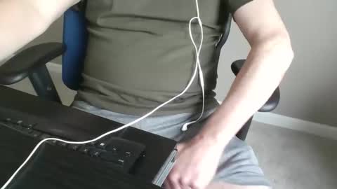 milwaukeebadger24 online show from 04/15/26, 04:58