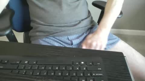 Snapshot of milwaukeebadger24 chatting on 05/04/26, 11:28 milwaukeebadger24 online show from 05/04/26, 11:28
