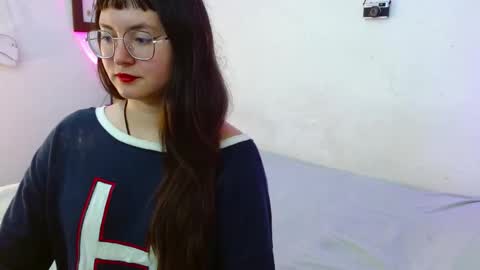 mily_baker online show from 12/04/25, 05:54